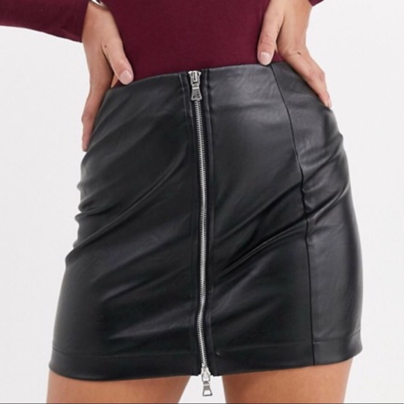 NWT Tiger Mist Clara Zip Through Faux Leather Mini Skirt - Picture 3 of 7